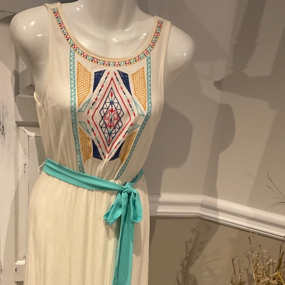 Flying Tomato Cream Dress Size Small